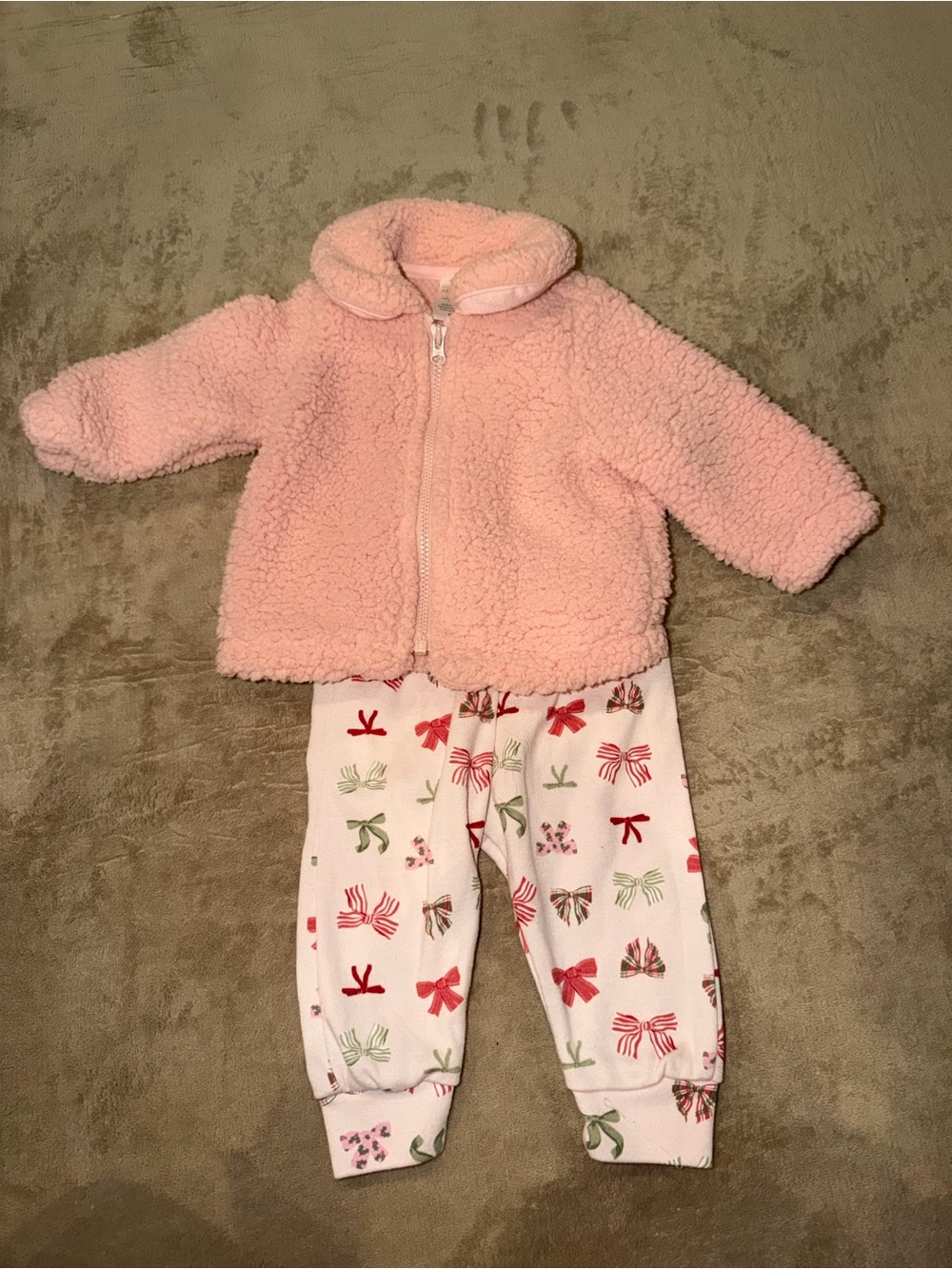 Carters Set